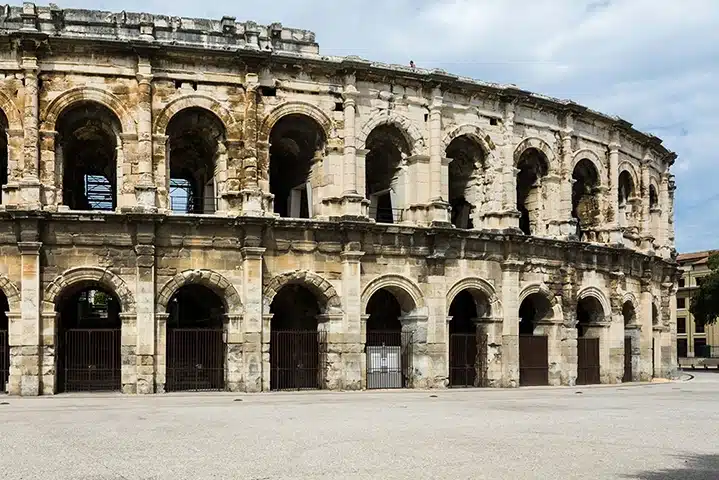 les toiles bleues de nimes arenes
