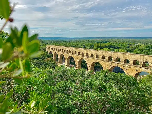 les toiles bleues de nimes pont